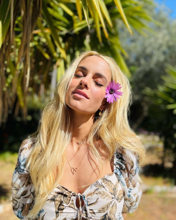 Doukissa Nomikou Doukissa Nomikou