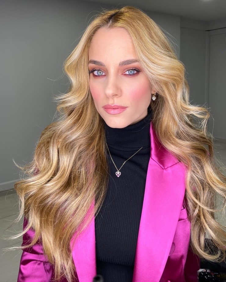 Doukissa Nomikou Doukissa Nomikou