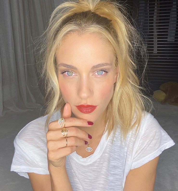 Doukissa Nomikou Doukissa Nomikou
