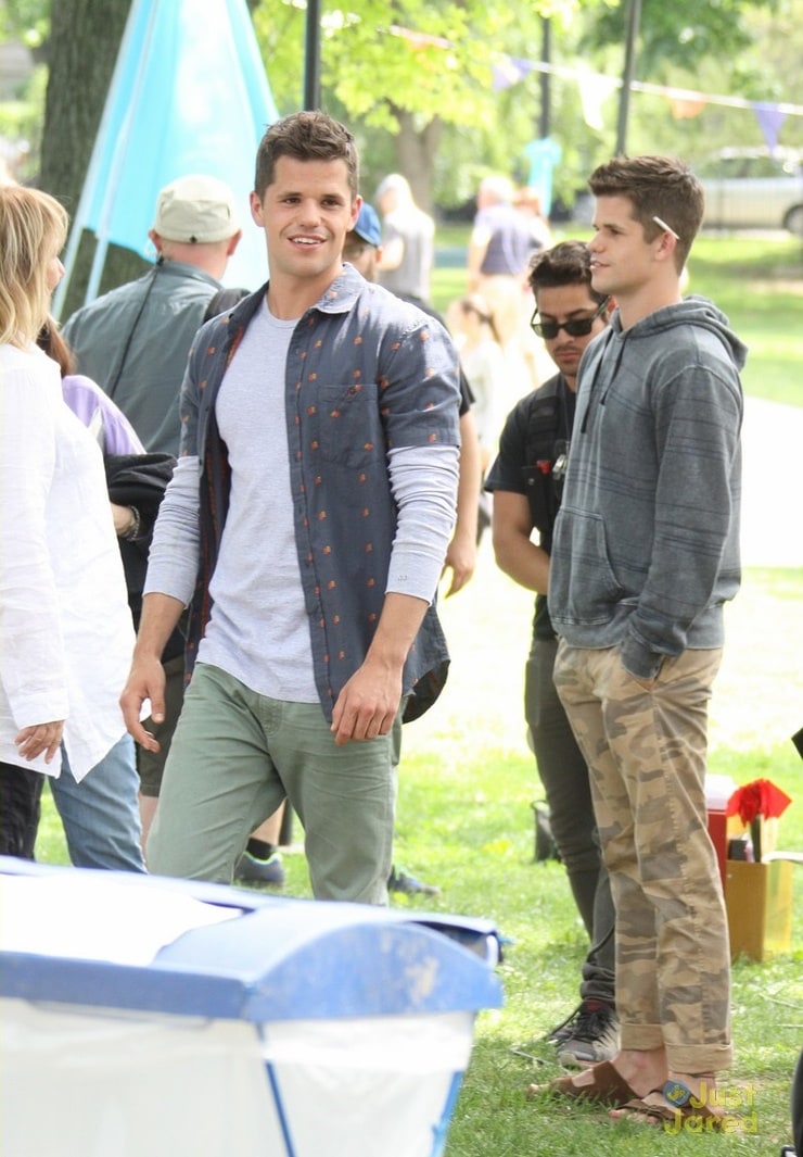 Charlie Carver