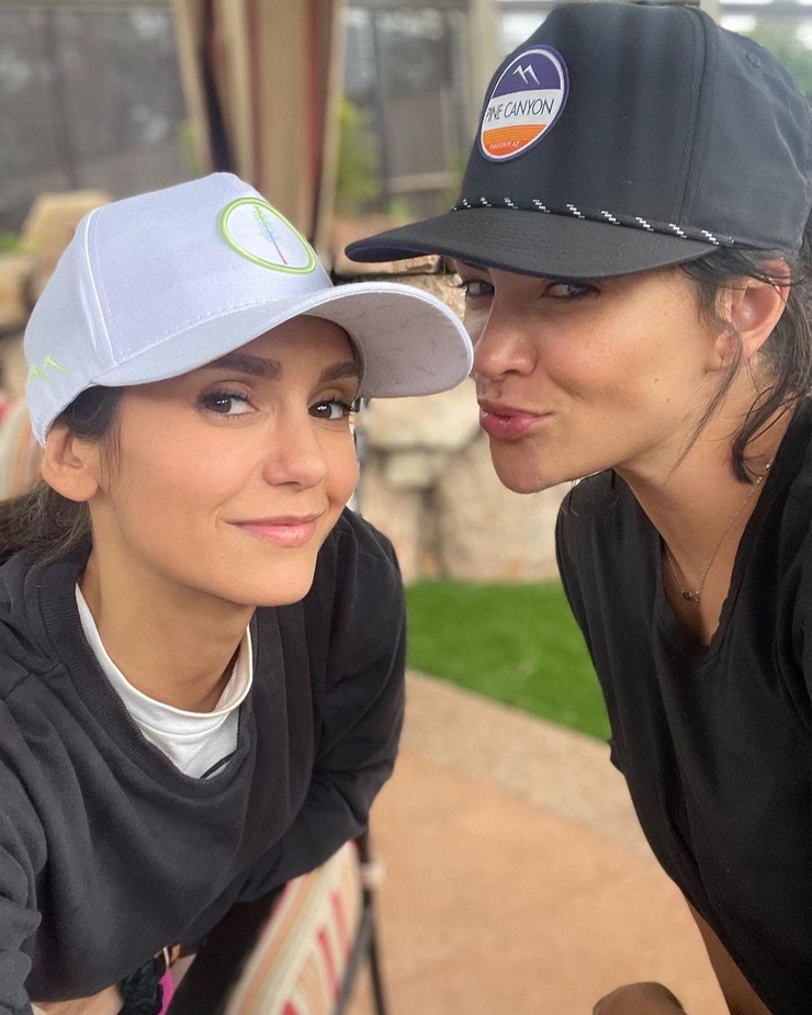Nina Dobrev