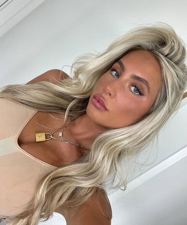 Alix Ashley