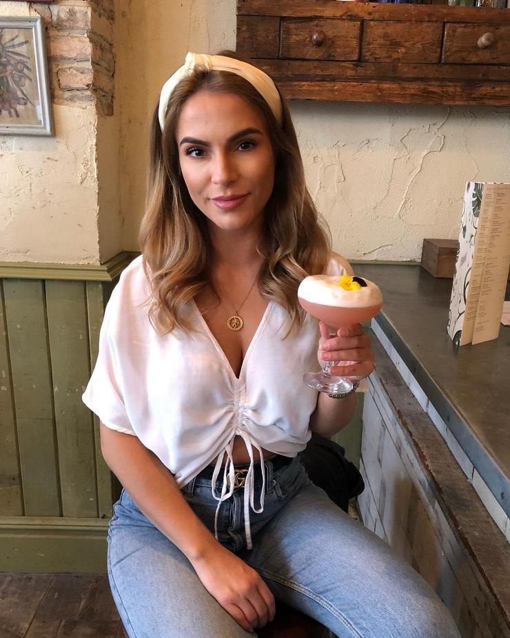 Jess Kingham (I) picture