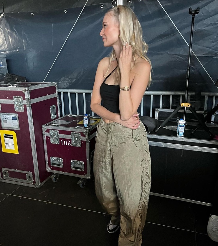 Carolin Niemczyk Carolin Niemczyk