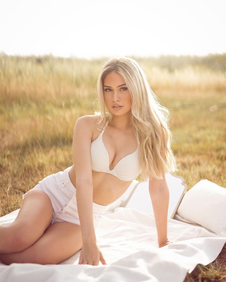 Alina Nitschke Alina Nitschke