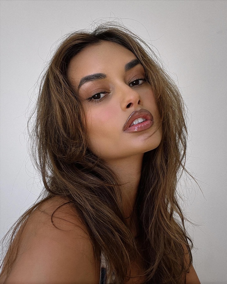 Gizele Oliveira Gizele Oliveira