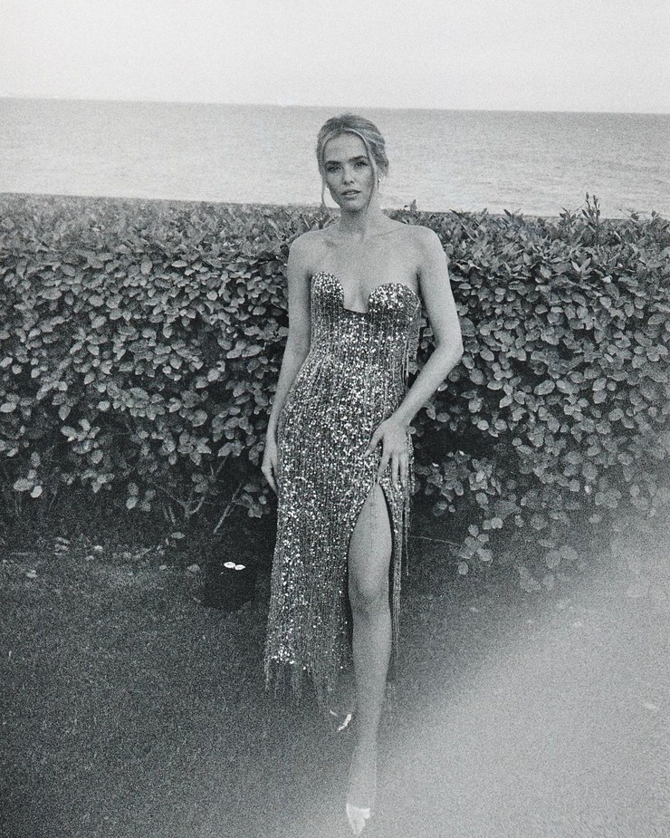 Zoey Deutch