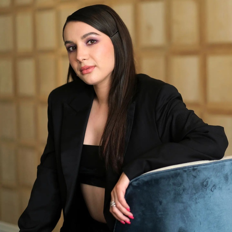 Hannah Marks Hannah Marks