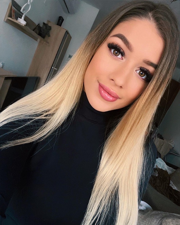 Rebeka Szoke Rebeka Szoke