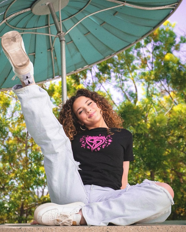 Sofie Dossi