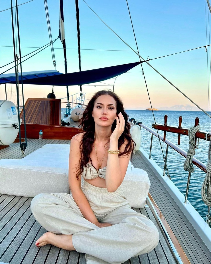 Fahriye Evcen