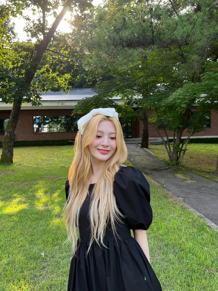 Seeun (STAYC)