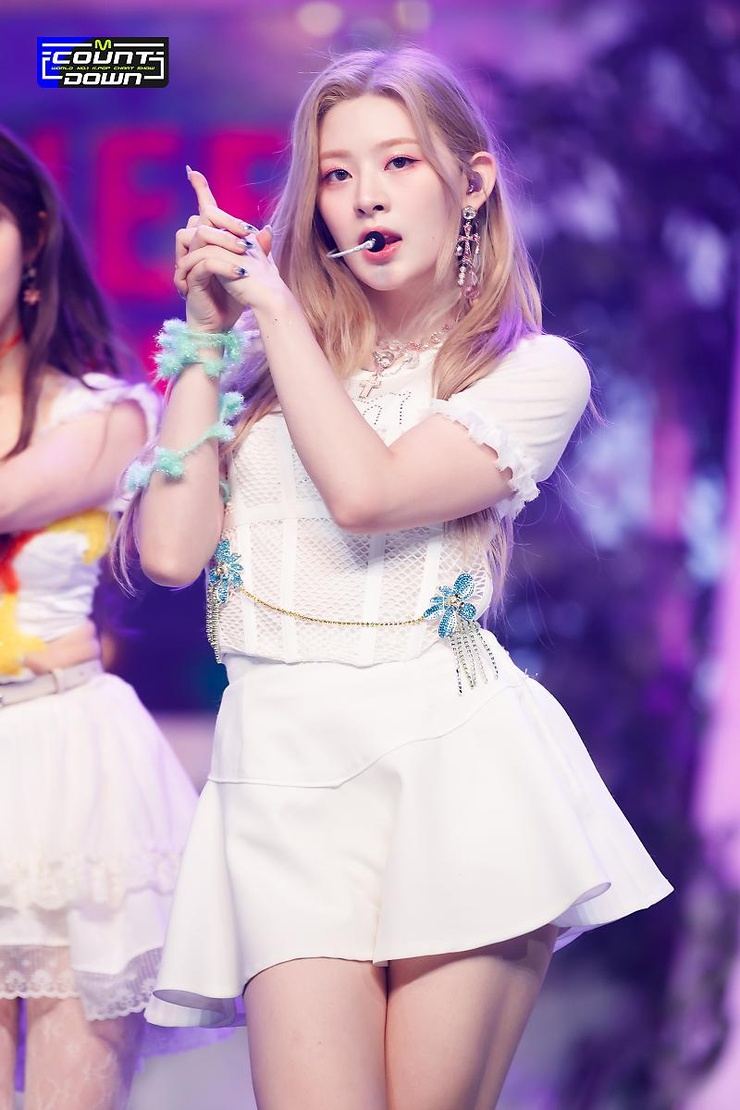 Seeun (STAYC)