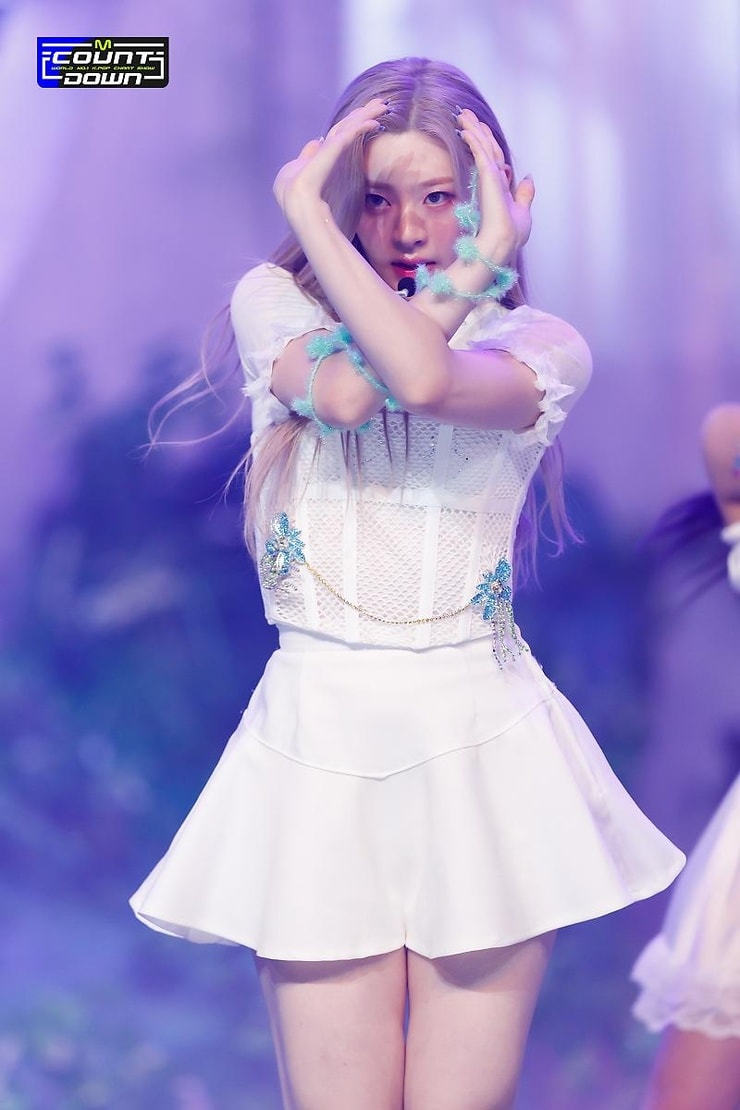 Seeun (STAYC)