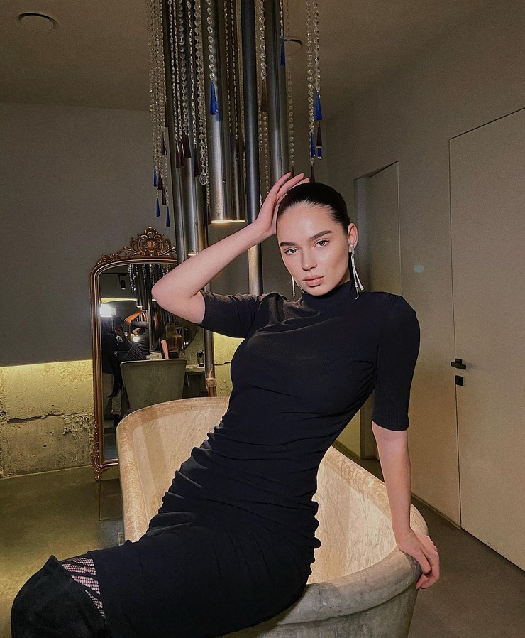 Liza Kalashnikova Liza Kalashnikova
