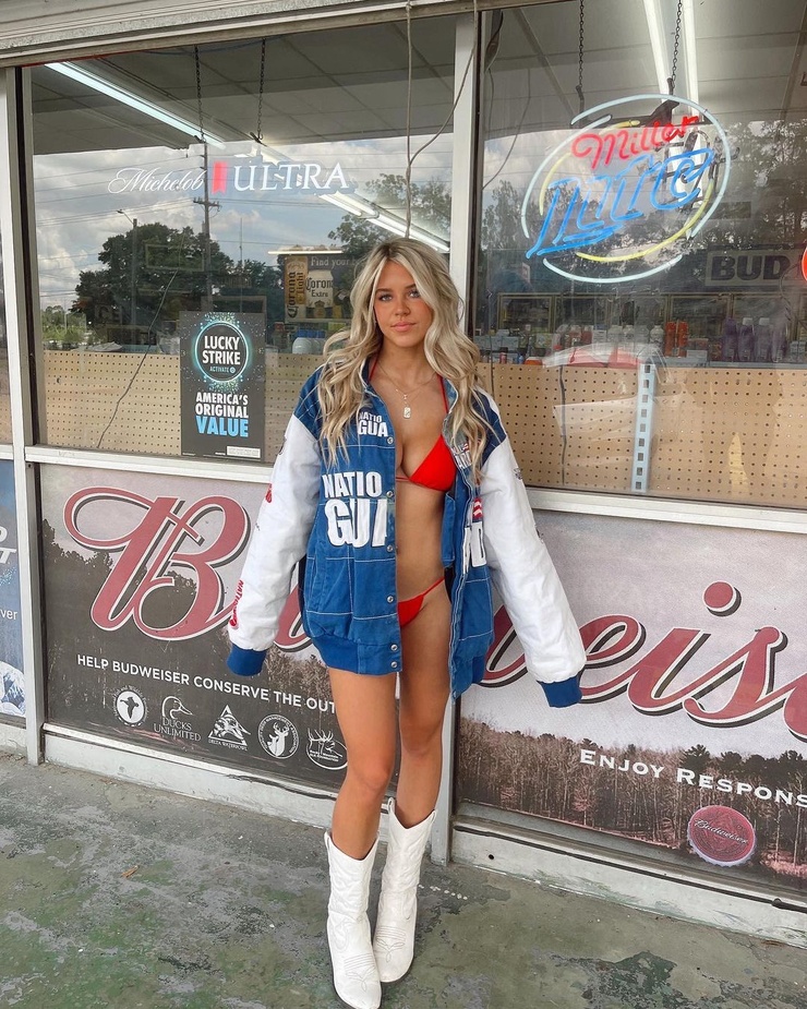 Iza Leslie Iza Leslie