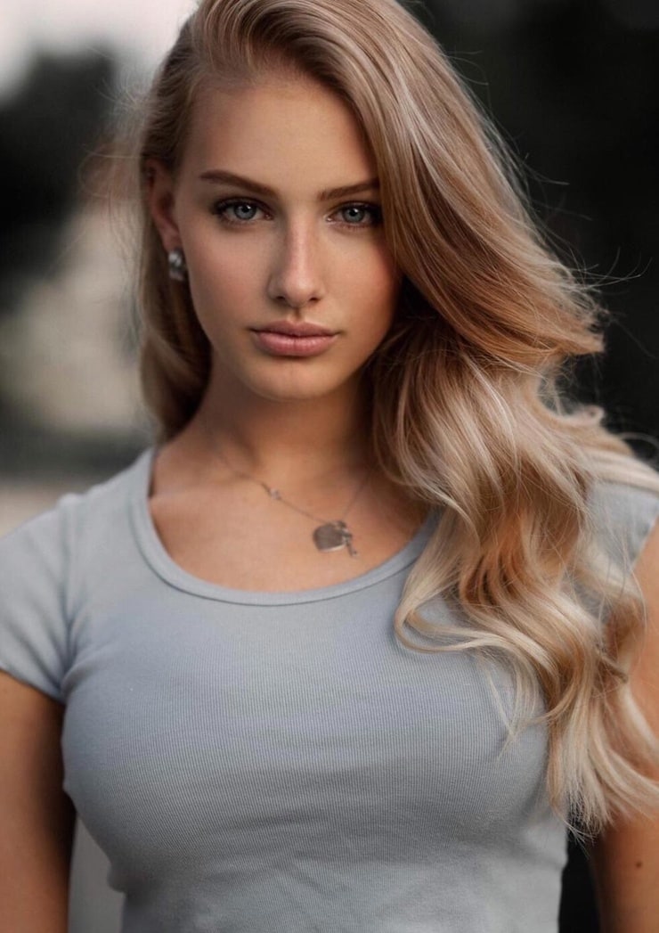 Anna Stock.