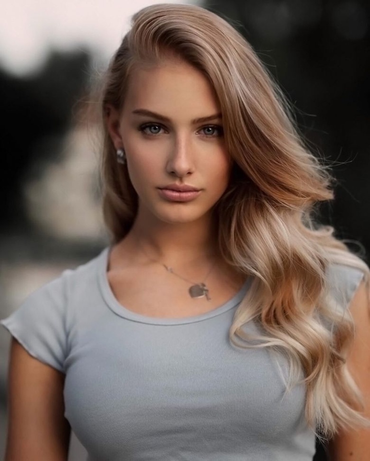 Anna Stock. Anna Stock.
