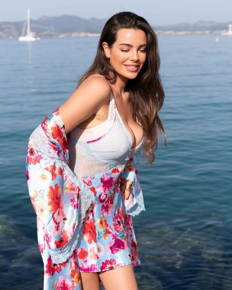 Nadine Mirada
