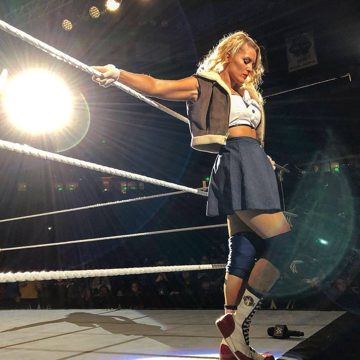 Lacey Evans image