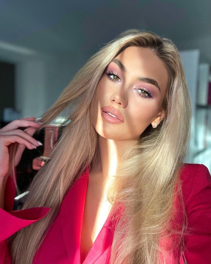 Adéla Štroffeková Adéla Štroffeková