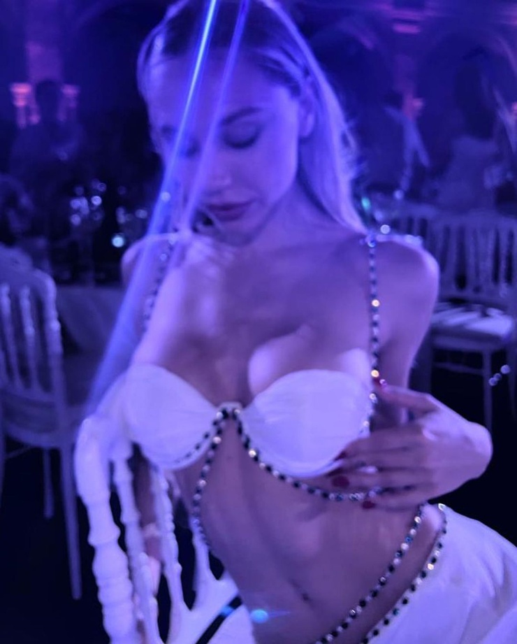 Alexis Ren Alexis Ren