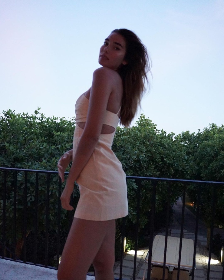 Rachel Vallori Rachel Vallori
