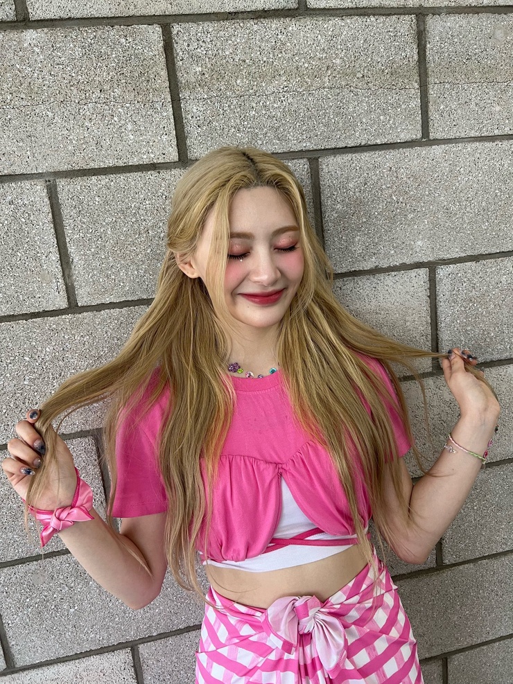 Seeun (STAYC)