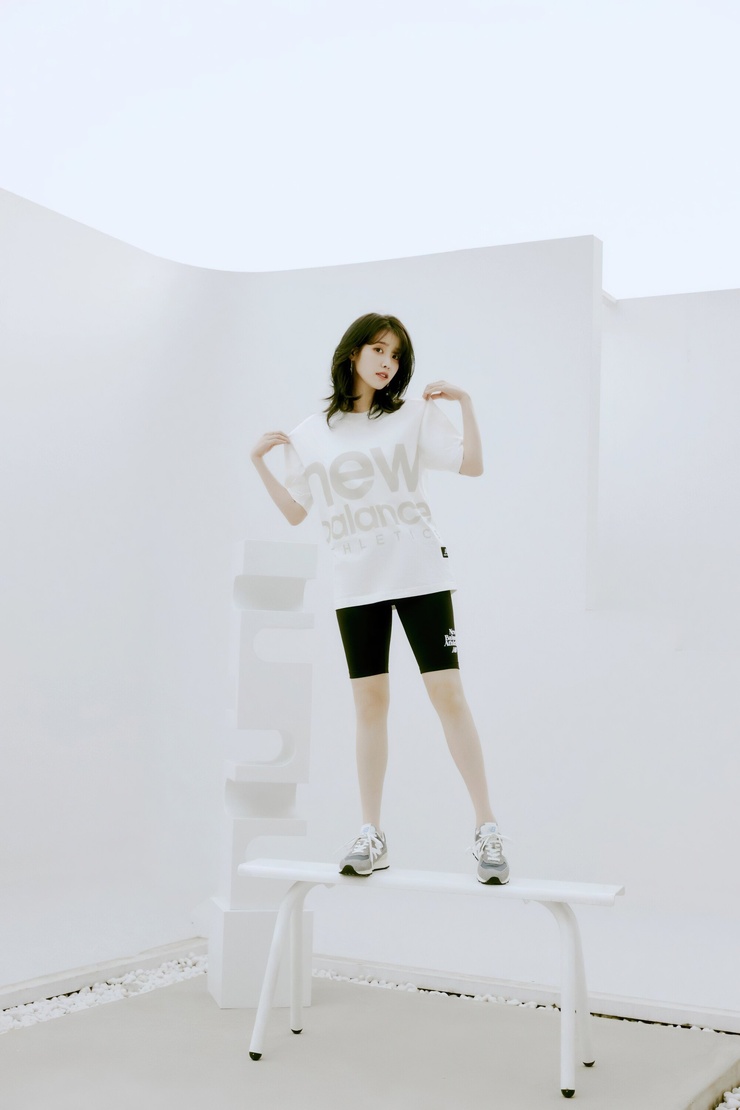 IU