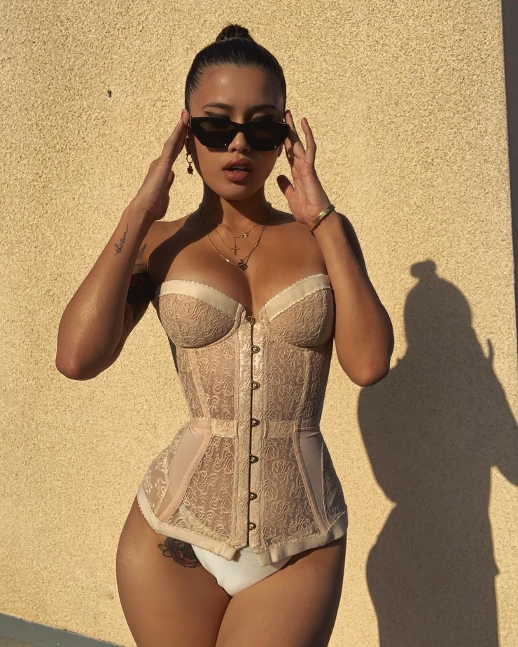 ROXY FERRARI ROXY FERRARI