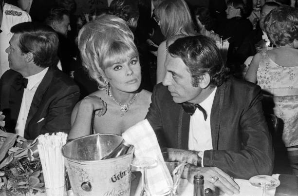 Elke Sommer, Joe Hyams