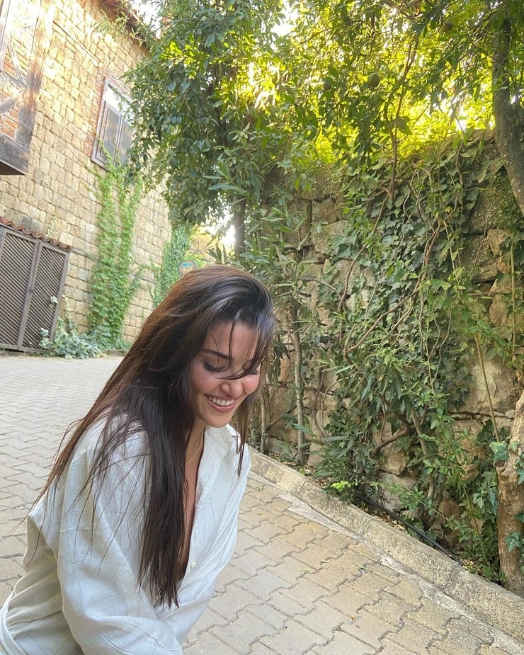 Picture Of Hande Erçel