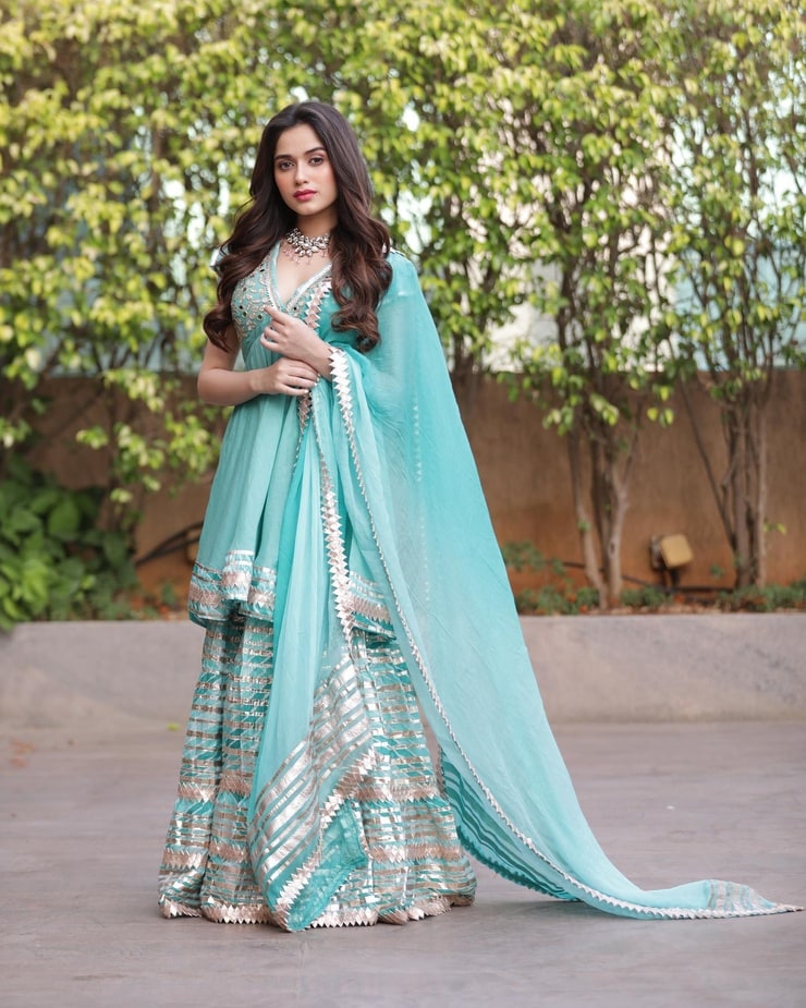 Jannat Zubair Rahmani on Instagram: “Shukriya Raipur for the immense love  💖 Outfit by - @the_adhya_designer @akas… | Party wear lehenga, Lehenga,  Teen celebrities