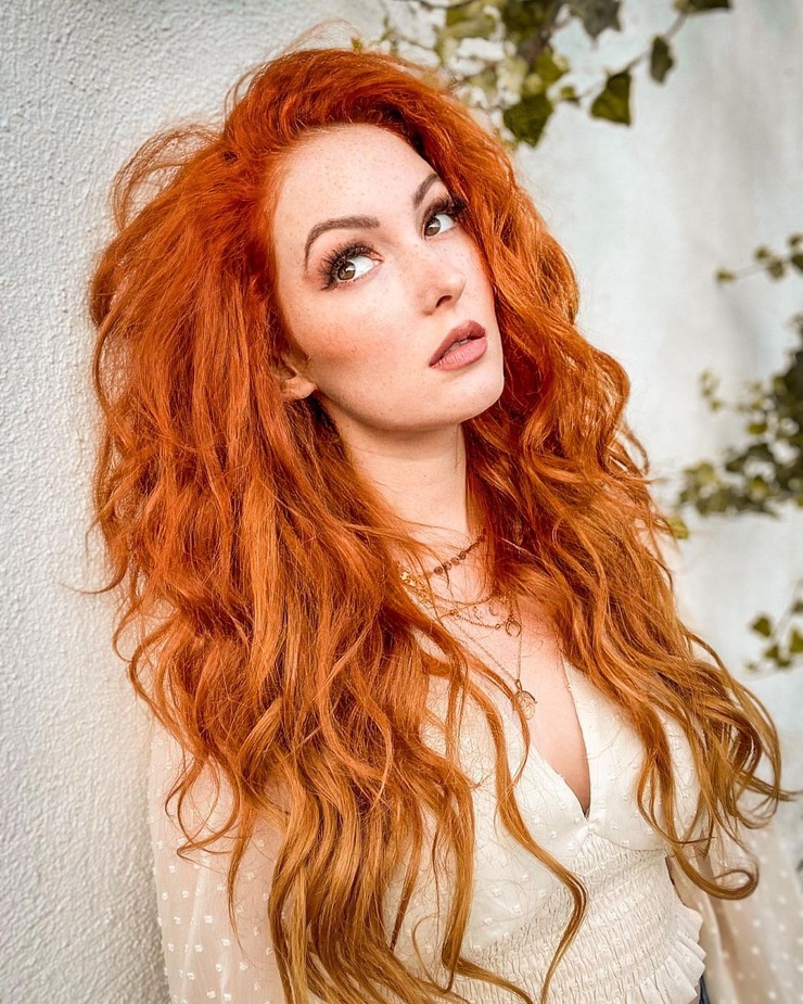Nicole Simone