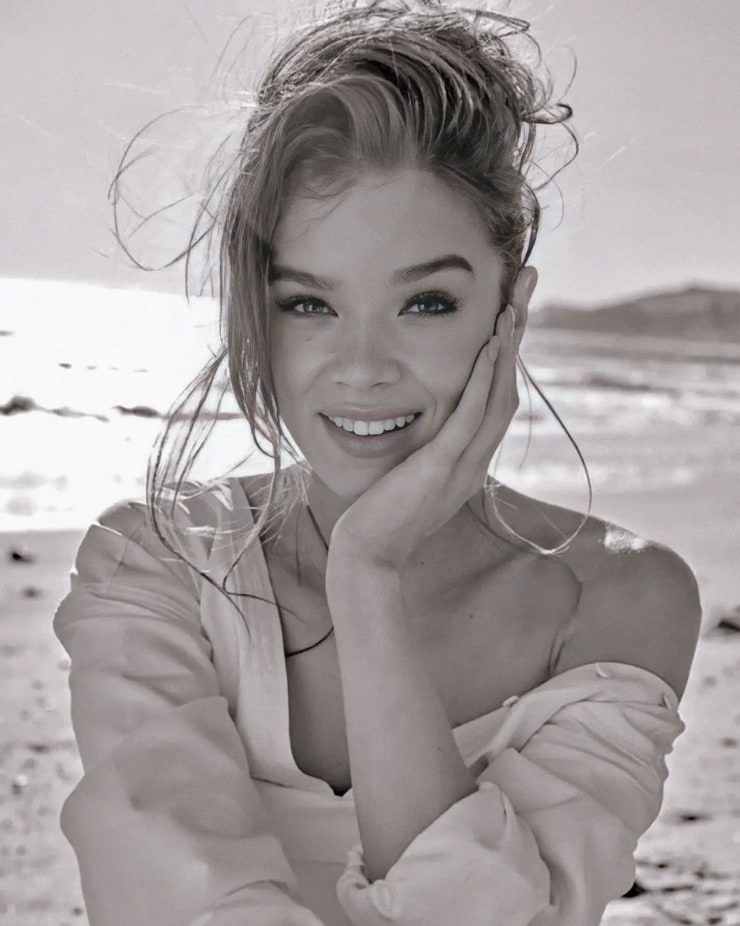 Hailee Steinfeld