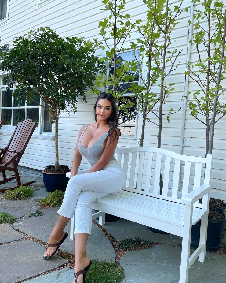 Glynnis Lyons