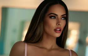 Glynnis Lyons