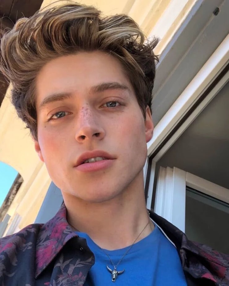 Froy Gutierrez