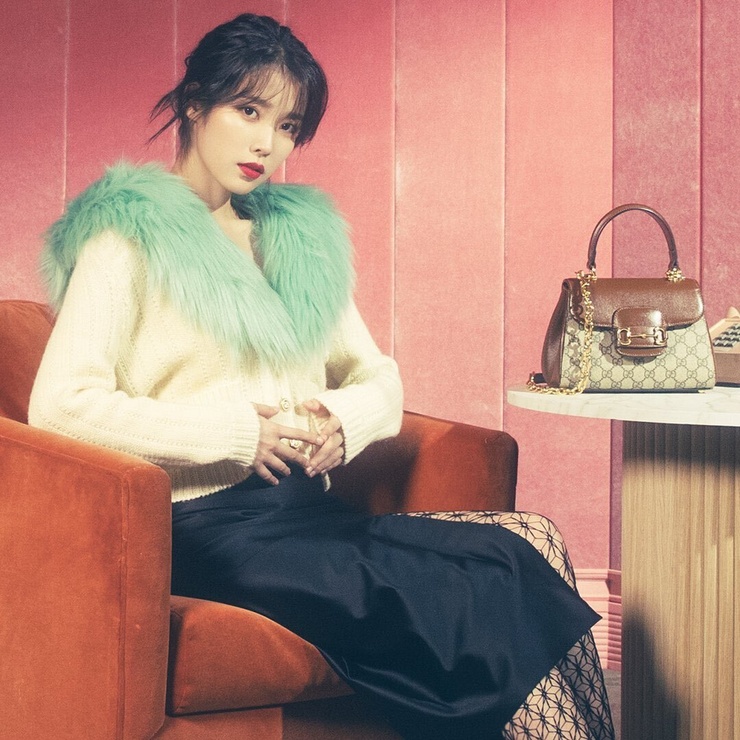 IU