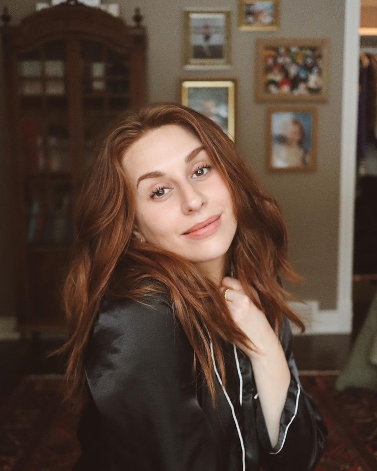 Charlotte Dobre
