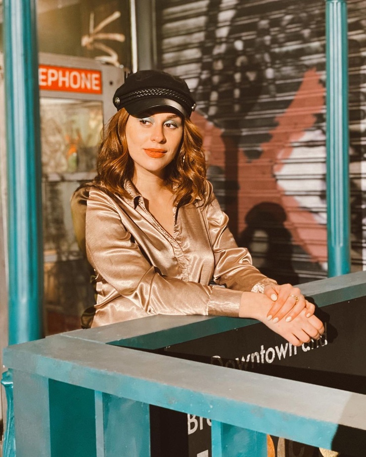 Charlotte Dobre