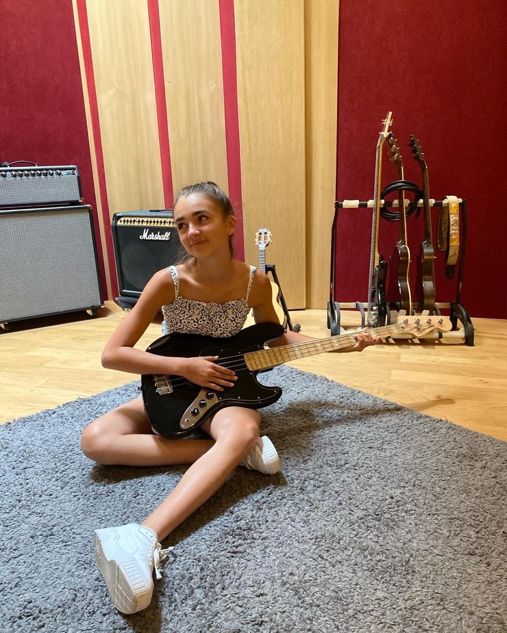 Listal - List the stuff you love! Movies, TV, music, games and books