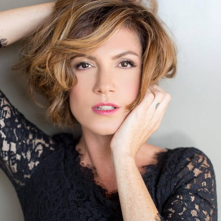 Zoe McLellan Zoe McLellan