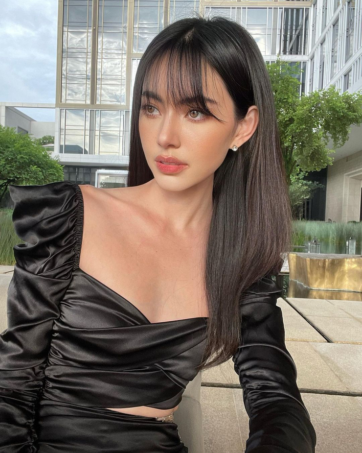 Davika Hoorne Davika Hoorne