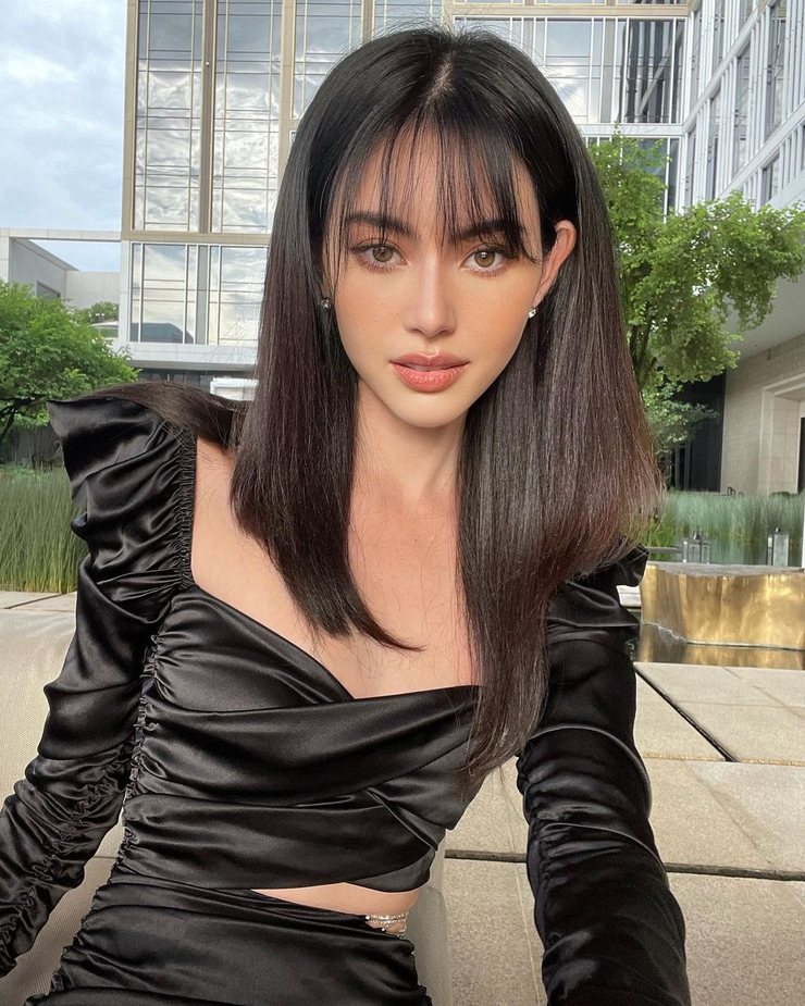 Davika Hoorne Davika Hoorne