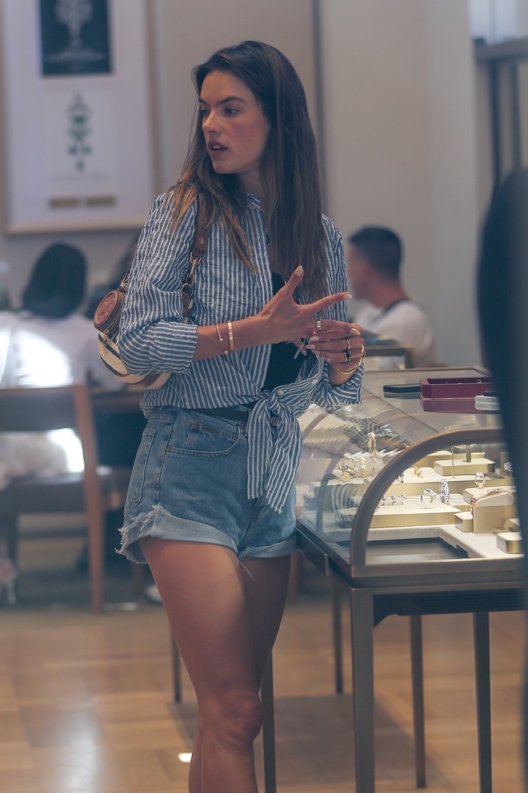 Alessandra Ambrosio Alessandra Ambrosio