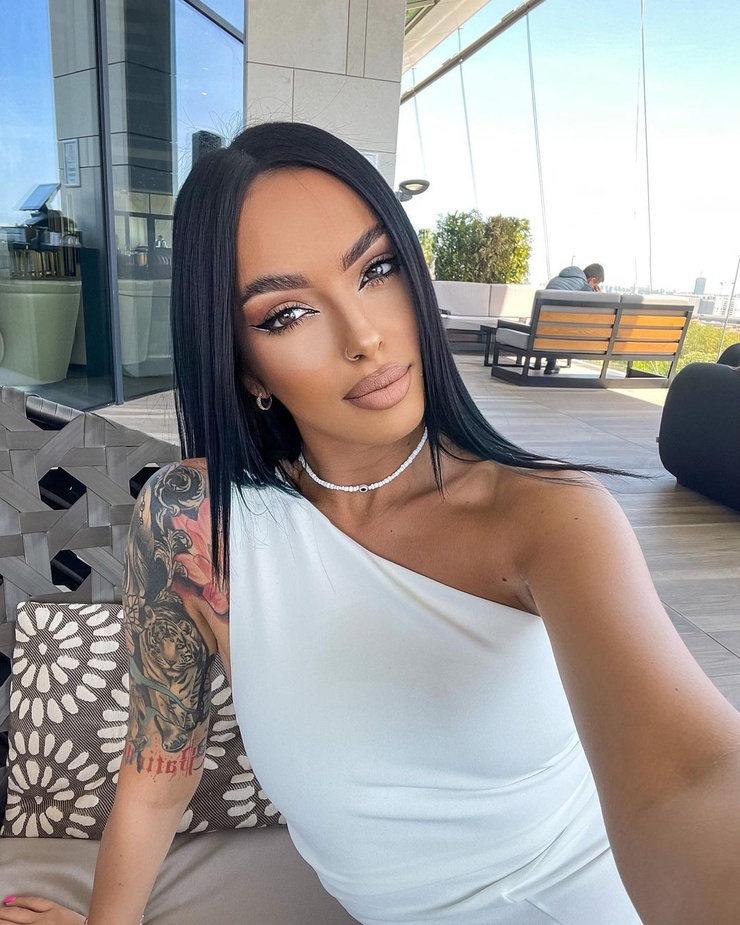 Jovana Djurdjevic Jovana Djurdjevic
