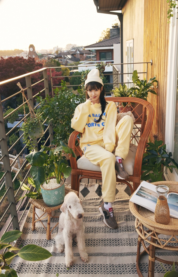 IU
