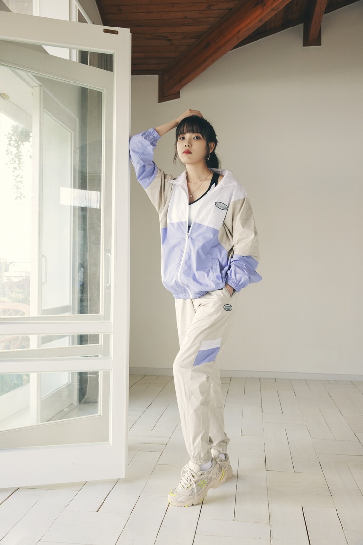 IU