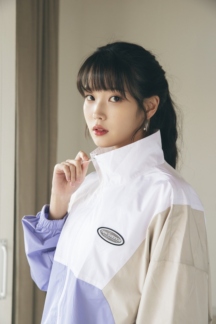 IU
